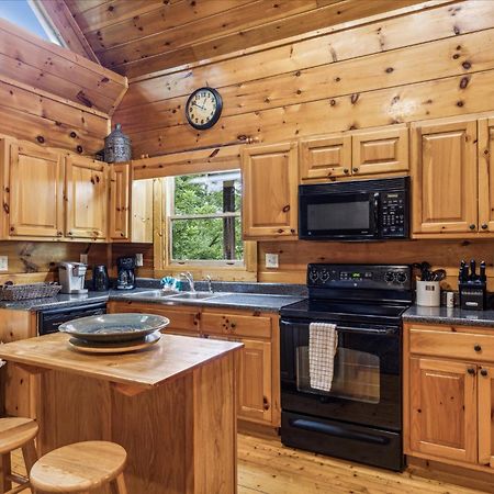 Brave Eagle Cabin Sevierville Buitenkant foto