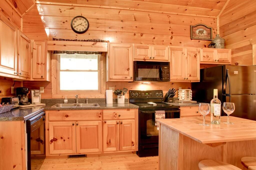 Brave Eagle Cabin Sevierville Kamer foto