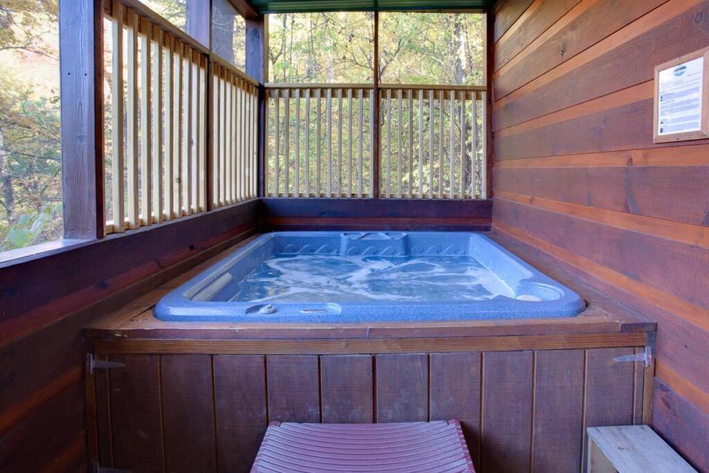 Brave Eagle Cabin Sevierville Kamer foto