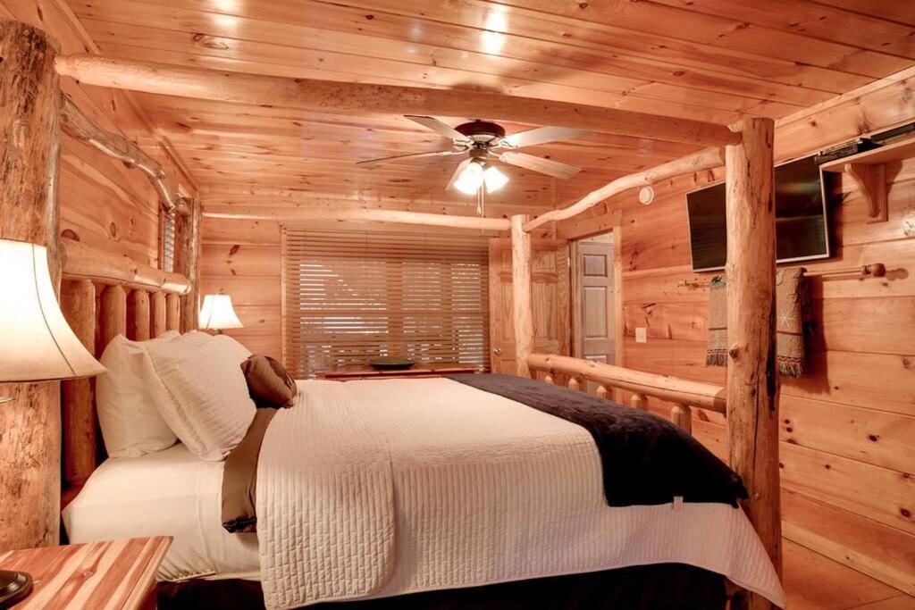 Brave Eagle Cabin Sevierville Kamer foto